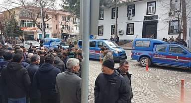 İliç'te maden sahasındaki olaya ilişkin gözaltına alınan 8 şüpheli adliyeye sevk edildi