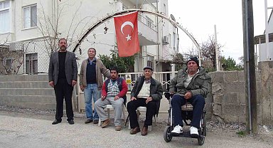 İlk Türk astronot Alper Gezeravcı'yı akrabaları merak ve sevinçle bekliyor