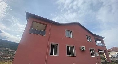İmece usulü önce sağlık evini sonra bahçe düzenlemesini yaptılar