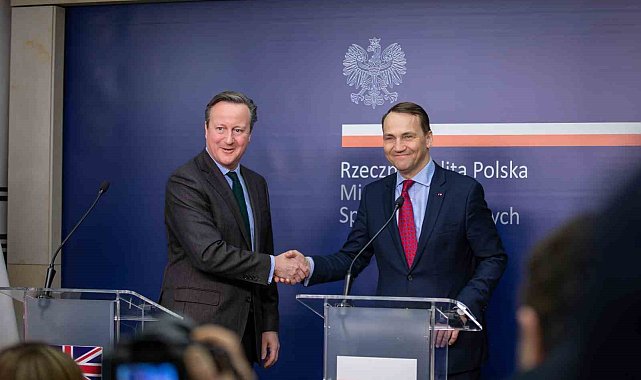 İngiltere Dışişleri Bakanı Cameron: "Ukrayna'ya yardım paketi konusunda ABD'li dostlarımızı ikna etmeliyiz"