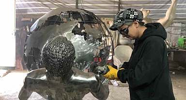 İranlı Meryem Kazemi, hurda metalleri göz alıcı sanat eserlerine dönüştürüyor