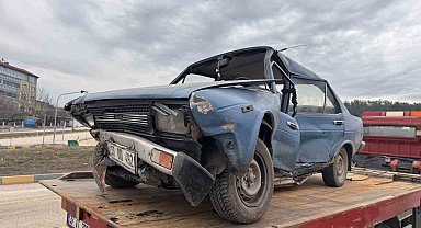 İşçi servisi ile otomobil çarpıştı: 6 yaralı