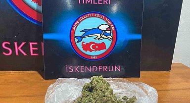 İskenderun'da 200 gram esrar bulunduran şüpheli yakalandı