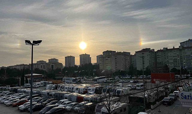 İstanbul'da gökyüzünde ilginç görüntü