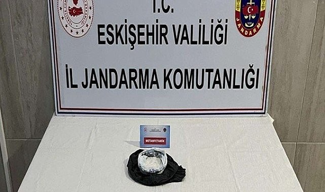 İstanbul'dan Eskişehir'e uyuşturucu getirip satan şahıslar yakaladı