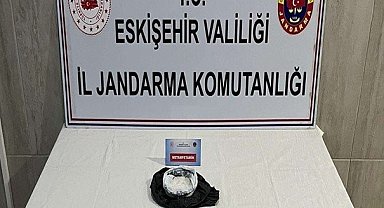 İstanbul'dan Eskişehir'e uyuşturucu getirip satan şahıslar yakaladı
