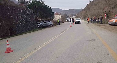 İstinat duvarına çarpan sürücü aracında ölü bulundu