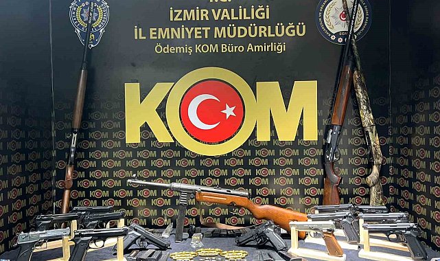 İzmir'de ruhsatsız silah operasyonu: 5 gözaltı