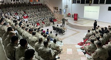 Jandarma Eğitim Alay Komutanlığı'nda 'Aile Eğitimi ve İletişimi' icra edildi