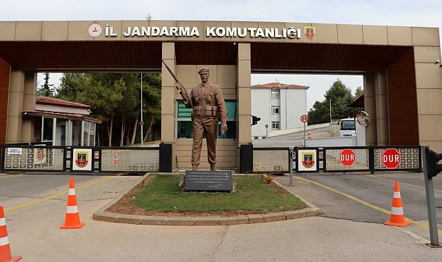 Jandarmanın çember operasyonunda 206 aranan şahıs yakalandı