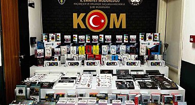 Kaçak telefon kılıfı ve elektronik ürünler ele geçirildi