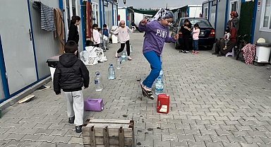 Kahramanmaraş'ta çocuklar konteyner kentte survivor parkuru yaptı