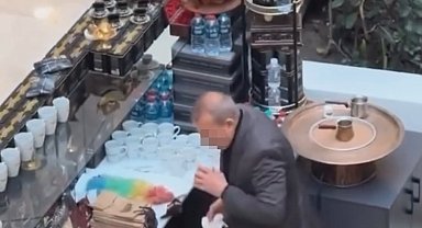 Kahve dükkanında mide bulandıran görüntü