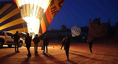 Kapadokya'da balonlar 'Savaşa Hayır' pankartları ile havalandı
