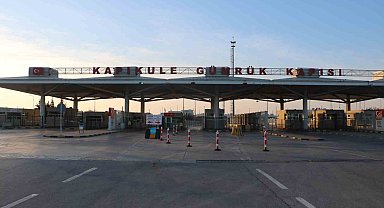 Kapıkule'de kaçakçılık operasyonu: 4'ü gümrük personeli 7 şüpheli tutuklandı