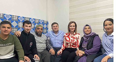 Karaman Valisi depremzede aileye misafir oldu
