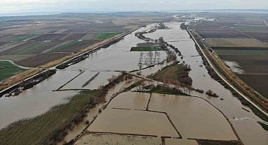 Karamenderes Çayı'nın taşmasıyla sular altında kalan tarlalar dronla görüntülendi