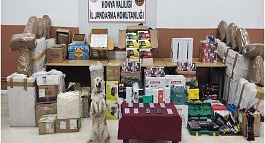 Kargo aracında piyasa değeri 2 milyon 500 bin lira kaçak eşya ele geçirildi
