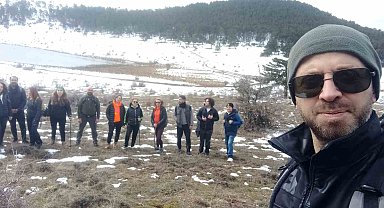 Karlar altında 14 kilometrelik yürüyüş