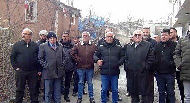 Kars CHP'de başkan ve yönetime partililerden tepki
