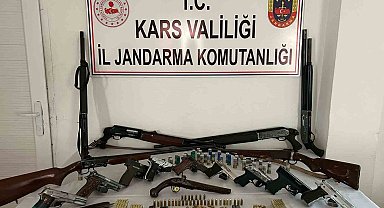 Kars'ta jandarmadan 9 ayrı adrese operasyon