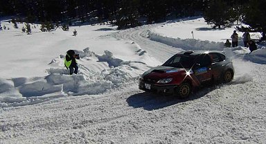 Kars'ta rallicilerin karla sınavı