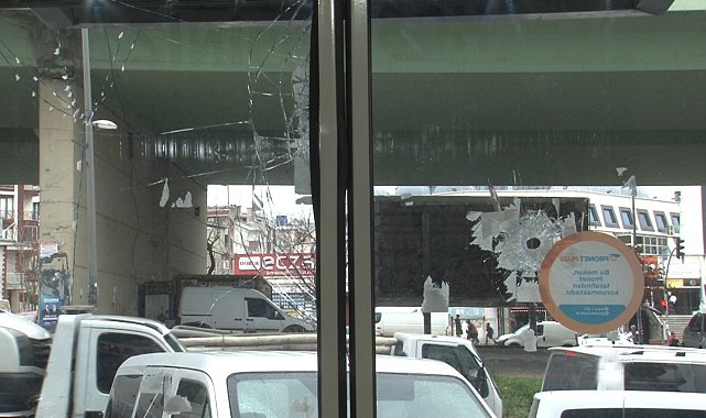 Kasap dükkanını kurşunladı, koşarak uzaklaştı