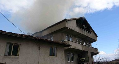 Kastamonu'da çatı yangını