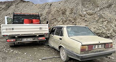 Kastamonu'da kamyonet ile otomobil çarpıştı: 2 yaralı