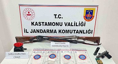 Kastamonu'da peçeteye emdirilmiş amfetamin ele geçirildi: 2 gözaltı