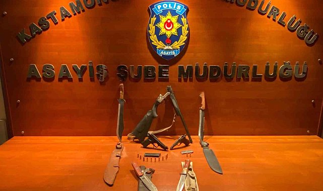 Kastamonu'da silah operasyonu: 3 gözaltı