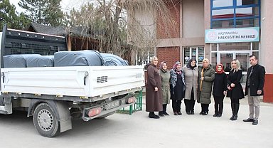 Kastamonulu kadınların Gazze için ördüğü giysi ve battaniyeler Filistin'e gönderildi
