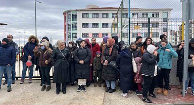 Kavga sonrası 6 öğretmenin başka okullara tayin edilmesi velilerin tepkisine neden oldu