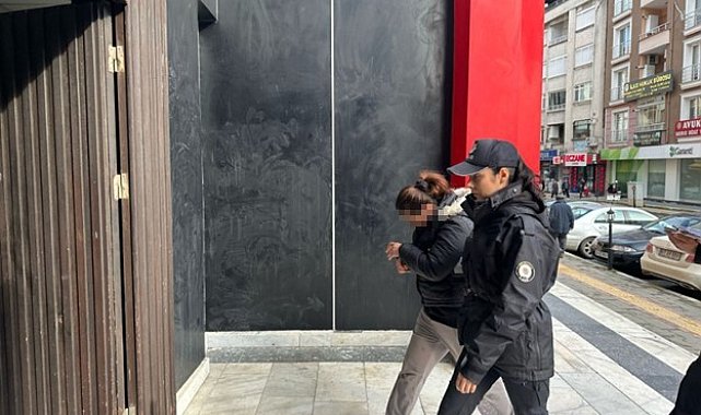 Kendilerini polis ve savcı olarak tanıtıp binlerce lira dolandırdılar