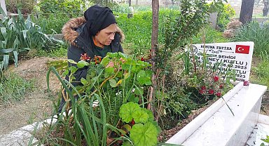 Kendisi için hazırladığı mezara depremde hayatını kaybeden kızını ve torununu defnetti
