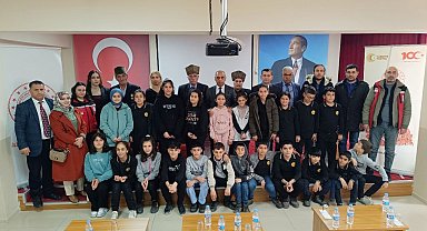 Kıbrıs gazileri öğrencilerle bir araya geldi