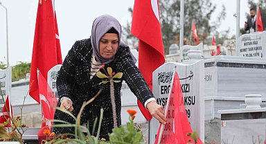 Kimsesiz 3 çocuğa can olan gözü yaşlı annenin 3 evladı ve eşi depremde vefat etti