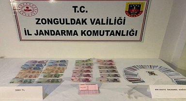 Kıraathanede kumar ve alkol operasyonu
