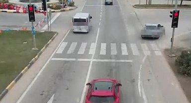Kırmızı ışık ihlali yapan 8 sürücüye 58 bin lira ceza