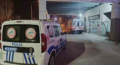 Kırşehir'de çevreye rahatsızlık veren kişileri uyaran bekçi göğsünden bıçaklandı