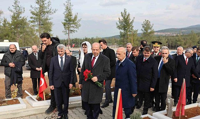 KKTC Cumhurbaşkanı Tatar, Kahramanmaraş'ta mezarlık ziyaretinde bulundu