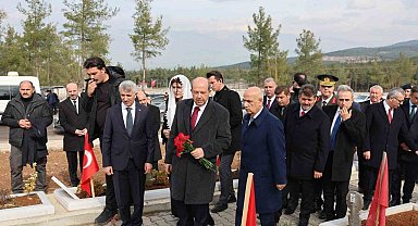 KKTC Cumhurbaşkanı Tatar, Kahramanmaraş'ta mezarlık ziyaretinde bulundu