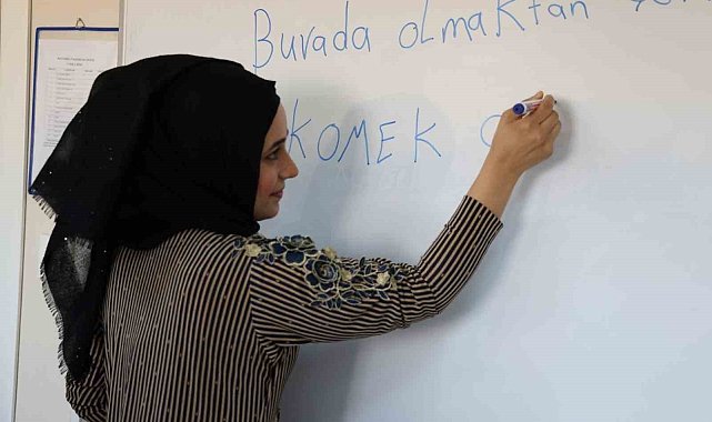 KO-MEK'te Türkçe öğreniyorlar