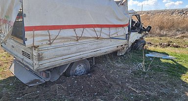 Kontrolden çıkan kamyonet devrildi: 1 yaralı