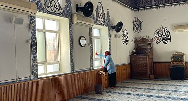 Körfez'de ibadethaneler Ramazan ayına hazırlanıyor