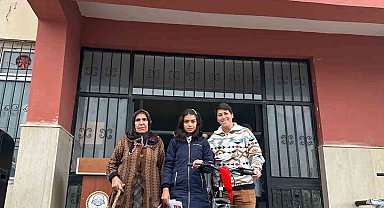 Köy okulu öğretmenlerinden örnek davranış