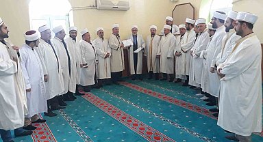 Kursu başarı ile bitiren din görevlilerine belgeleri verildi