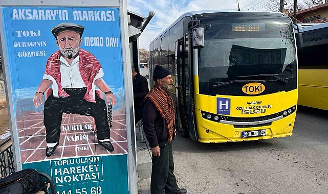 Kurt gibi uluyup otobüs seferlerini yönlendiriyor