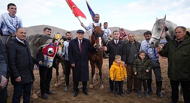 Kurtuluş kupası cirit müsabakasının kazananı dostluk oldu