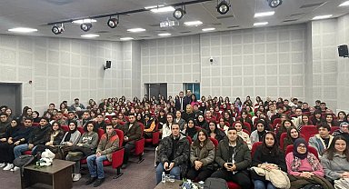 Kütahya'da 'İş arama becerileri' konferansı